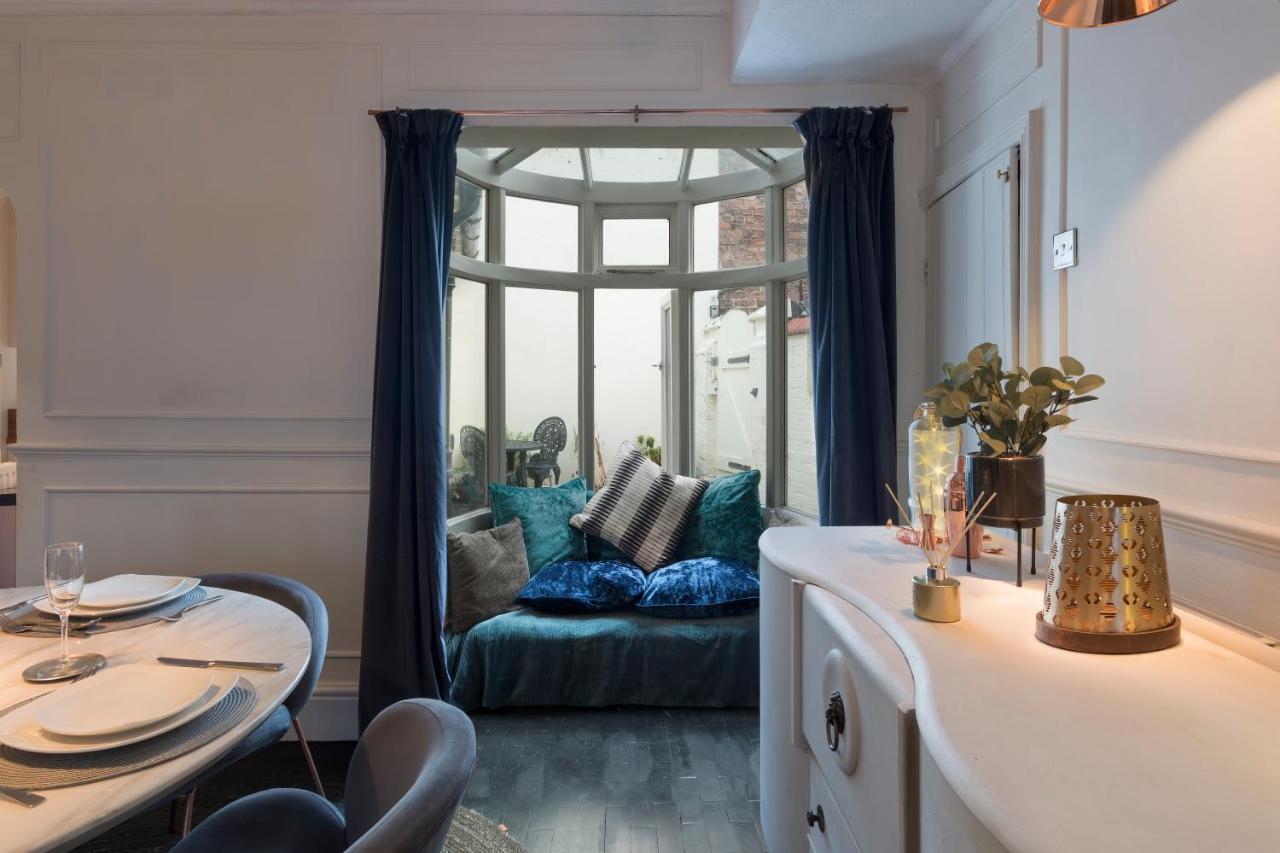 In The Heart Of Chester, Historical & Stylish Экстерьер фото