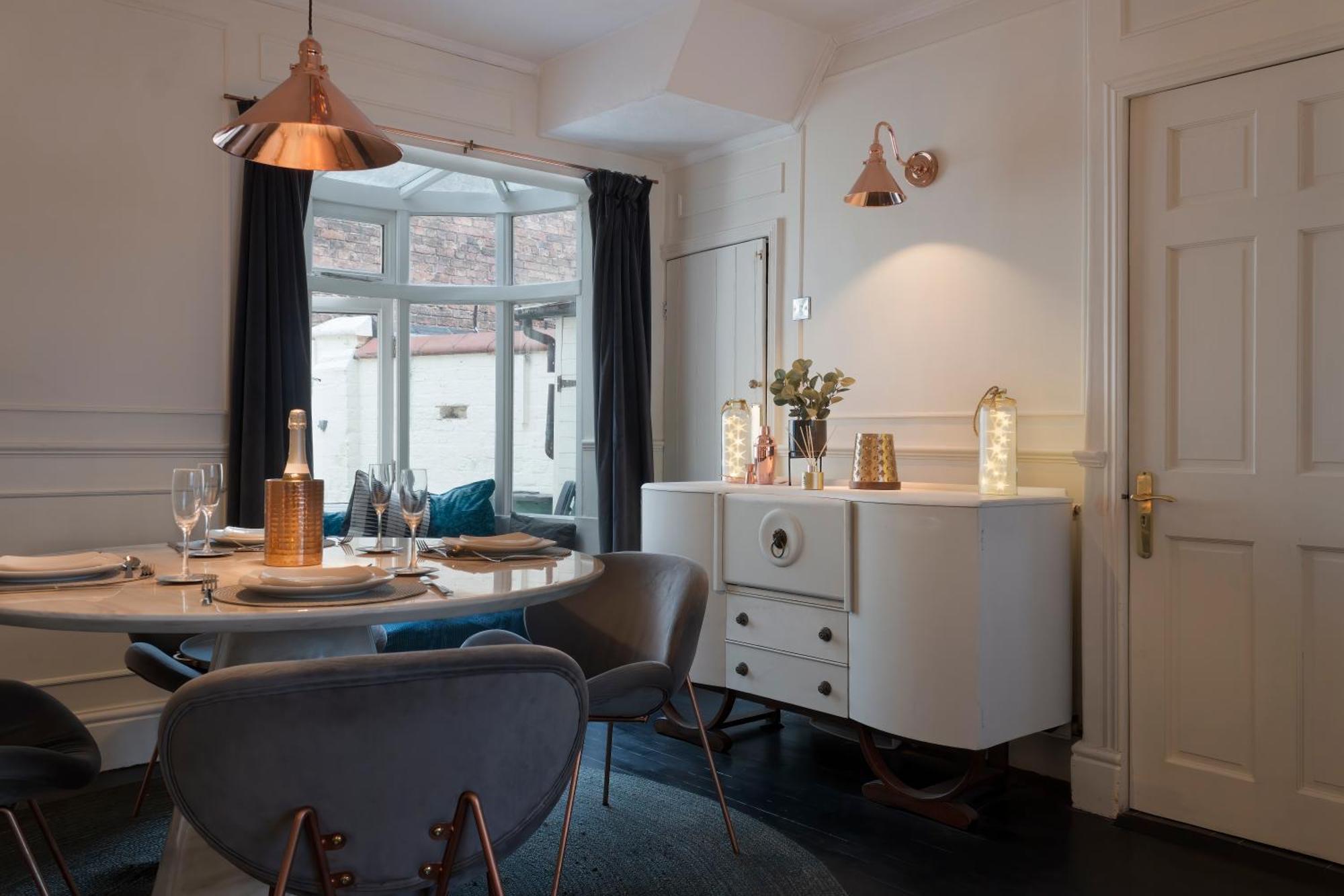 In The Heart Of Chester, Historical & Stylish Экстерьер фото